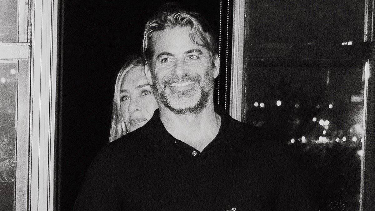 Jennifer Aniston's new boyfriend Jim Curtis reveals dating tips