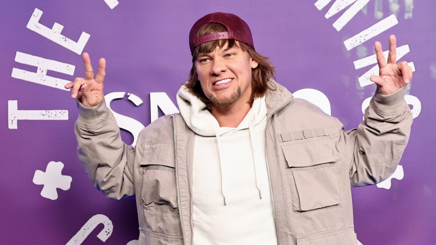Is Theo Von In a Relationship? His Past Girlfriend and Dating History